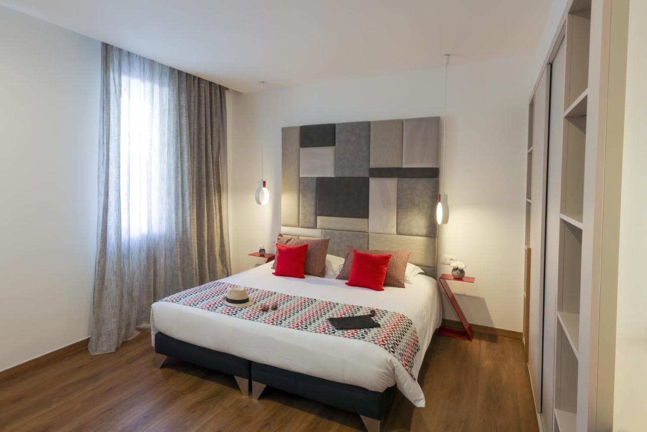 Hotel Mediterranee Калви Екстериор снимка