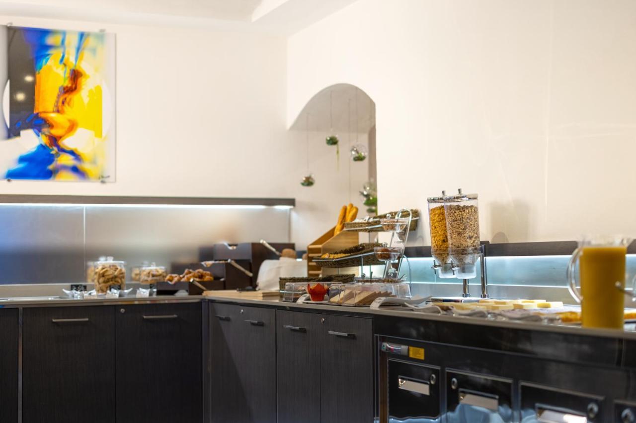 Hotel Mediterranee Калви Екстериор снимка