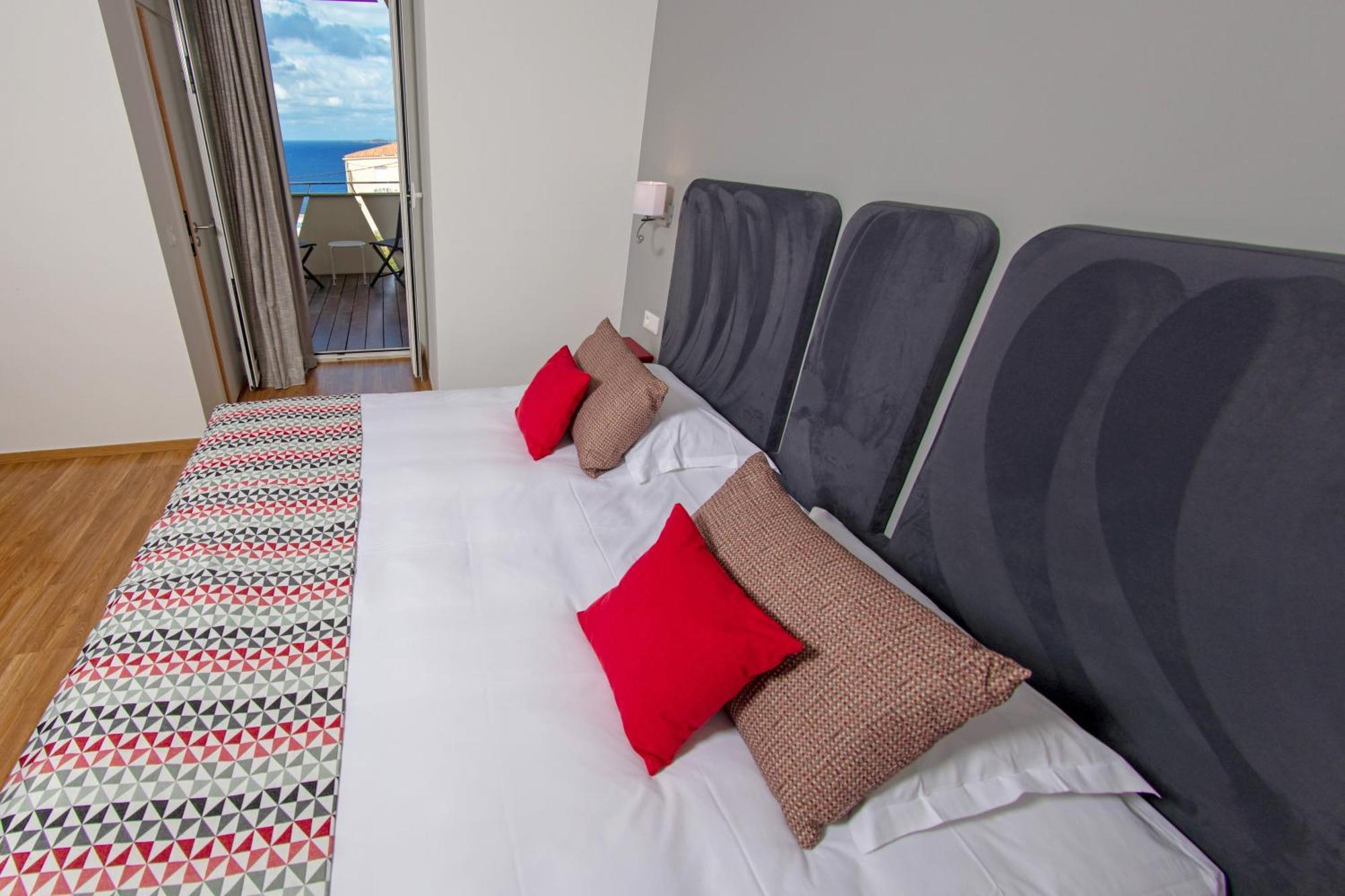 Hotel Mediterranee Калви Екстериор снимка