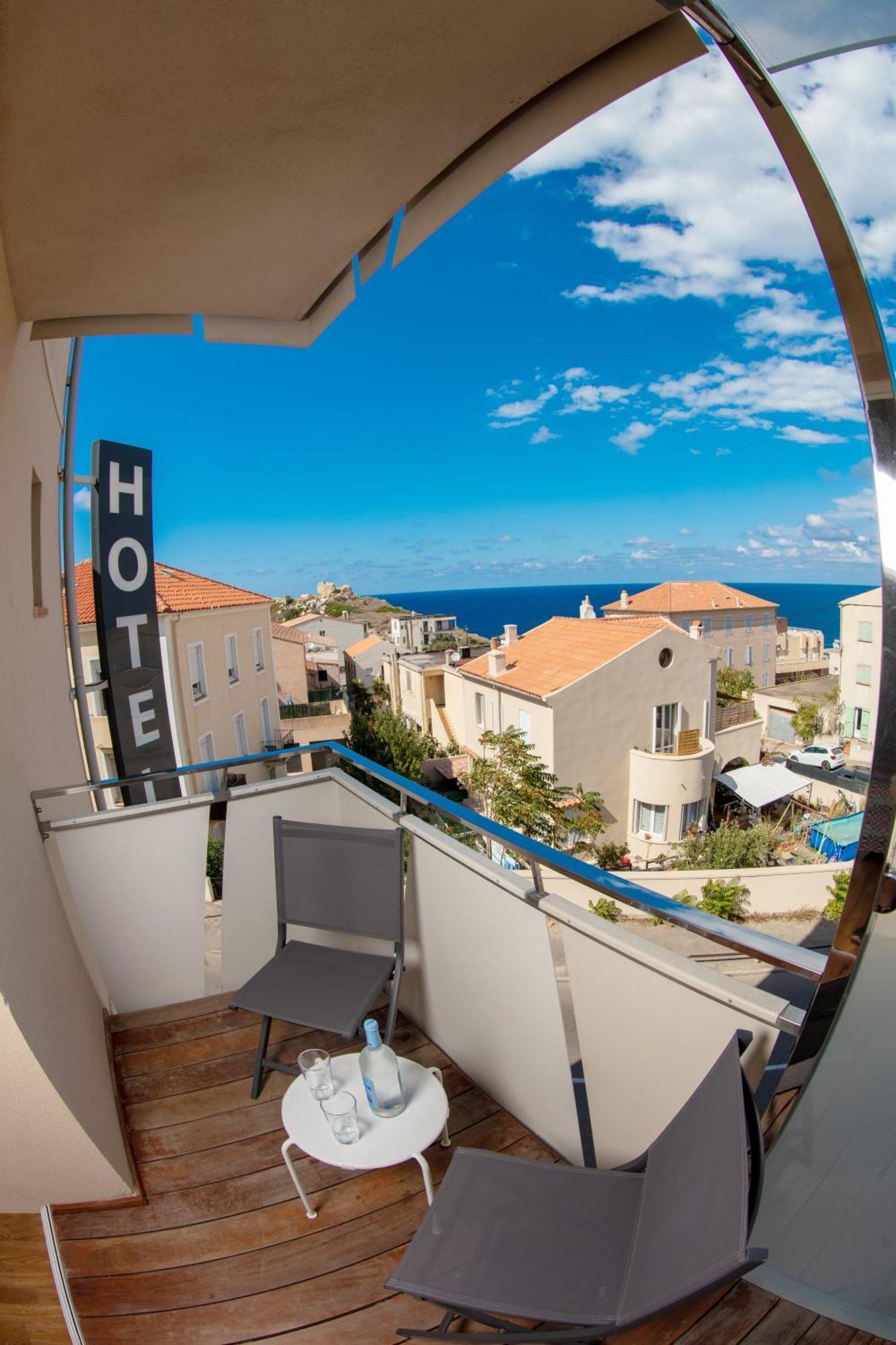 Hotel Mediterranee Калви Екстериор снимка