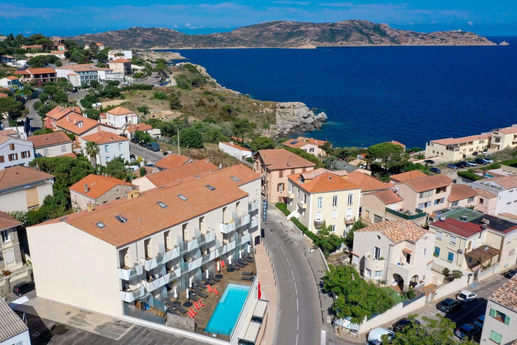 Hotel Mediterranee Калви Екстериор снимка
