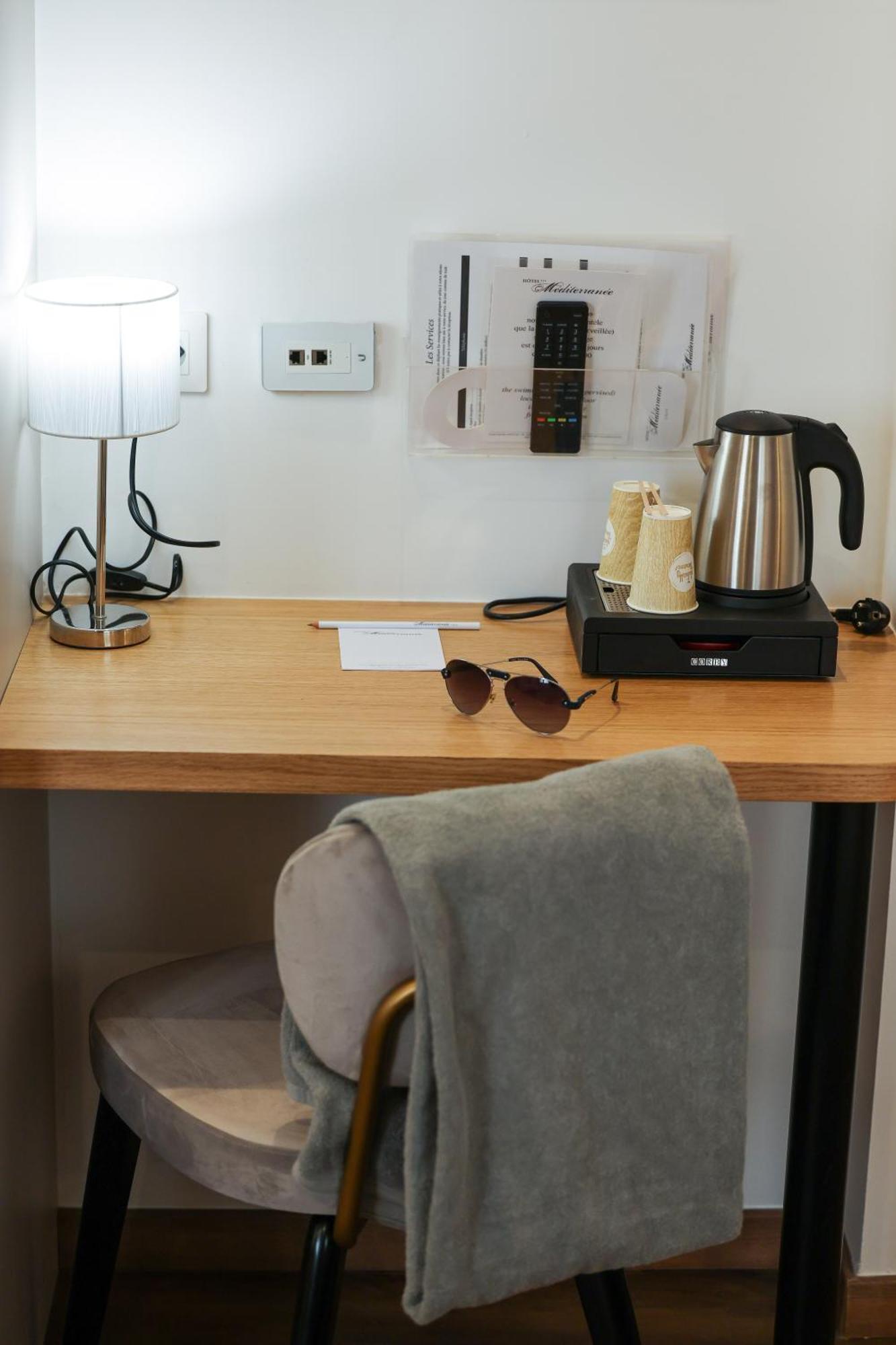 Hotel Mediterranee Калви Екстериор снимка