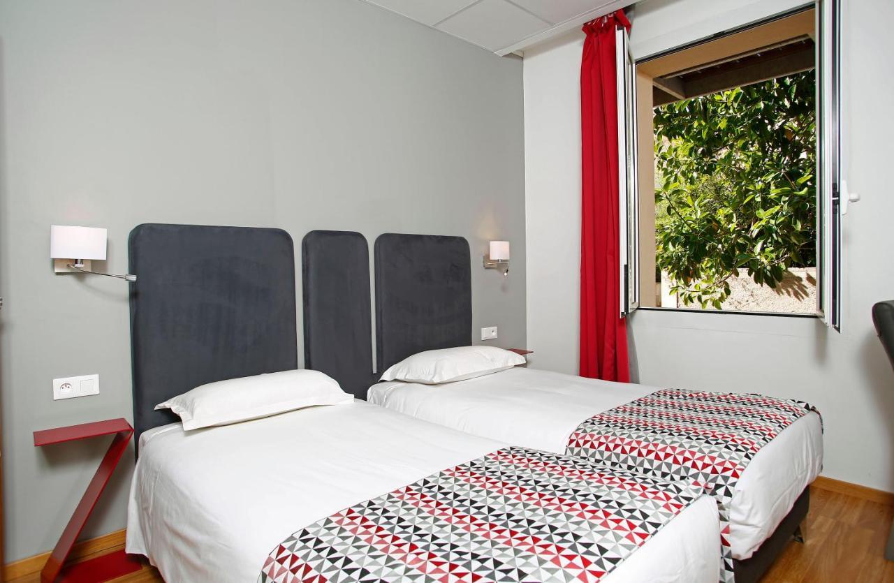Hotel Mediterranee Калви Екстериор снимка